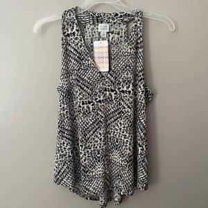Printed v neck top